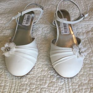 NWT Kenneth‎ Cole Reaction Belle Flower Missy Size6